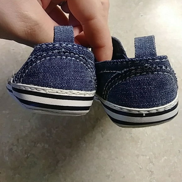 #553Brand New. Baby Gap slip on shoes. Baby boy. Size 3-6months - Picture 3 of 6
